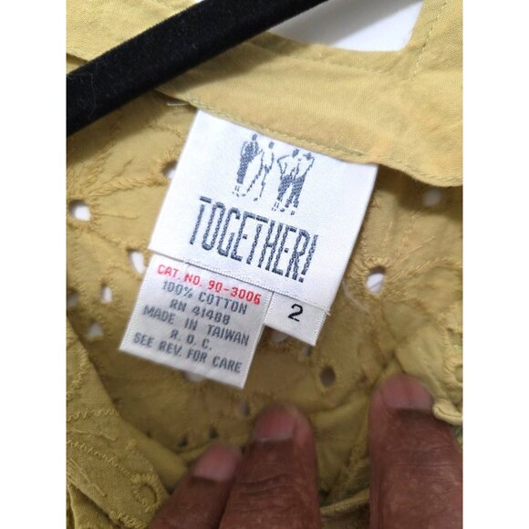 Together Yellow Eyelet Button-Front Sleeveless Crop Top Size 2 100% Cotton Women - Picture 6 of 7